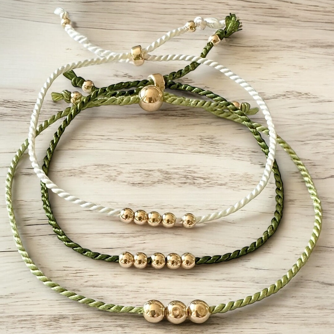 Trio bracelet khaki & beige avec Or rempli 14K avec soie naturelle