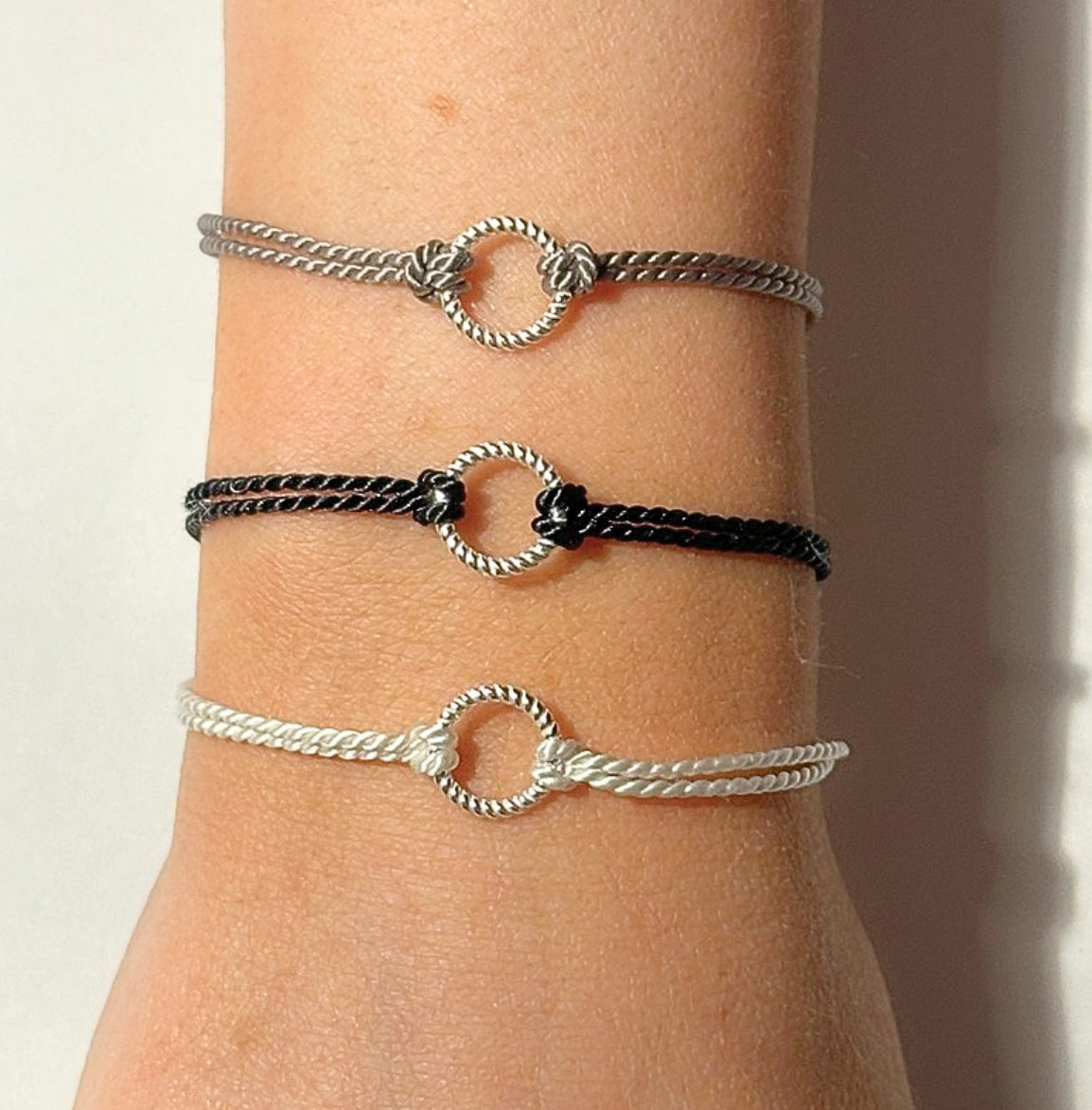 Bracelet anneau argent sterling 9.25 et soie naturelle